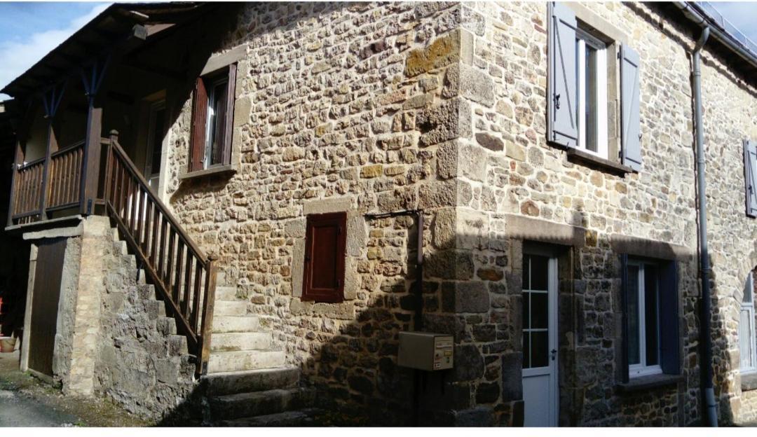 Maison De Village Goutrens Exterior photo